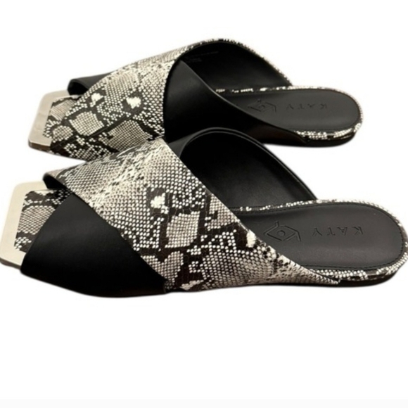KATY PERRY Black and White Snake Print Women's Slides - Picture 4 of 4